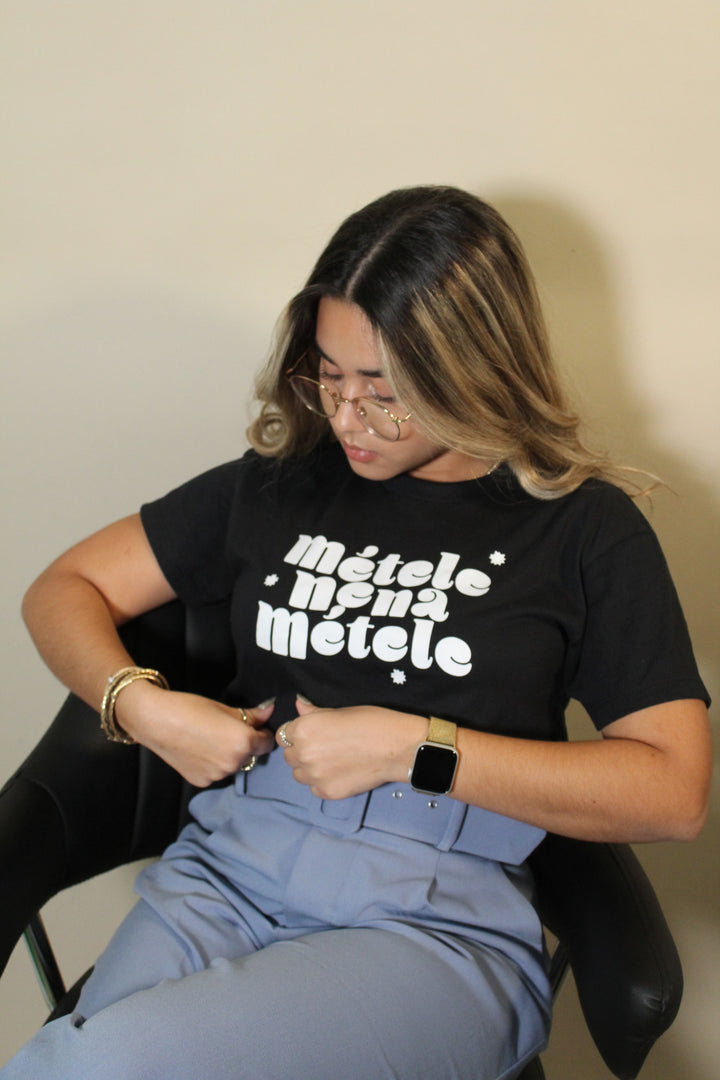 Métele Nena, Métele Tee