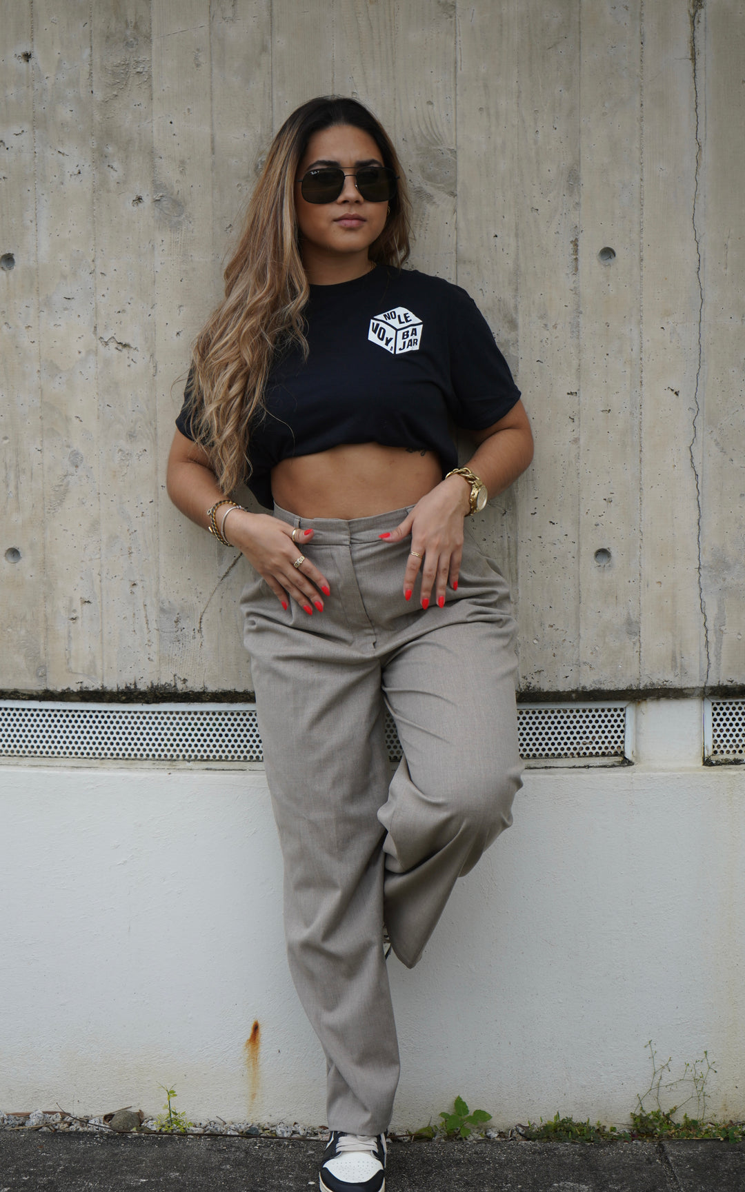 NO LE VOY A BAJAR - TEE